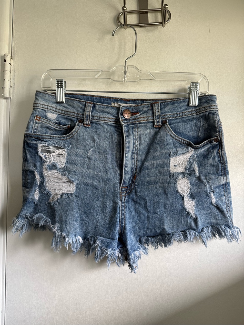 Sneak Peek Los Angeles Blue Distressed Frayed Hem Denim Shorts, Size Large
